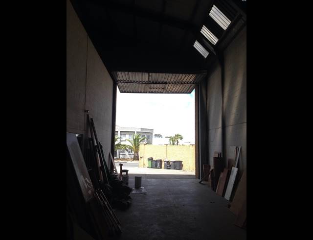 1,150M² FACTORY TO LET IN KILLARNEY GARDENS